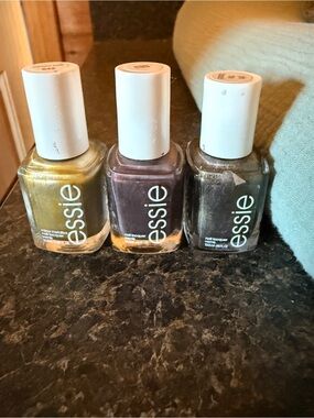 Nail Polish Set - Essie, Olive & June